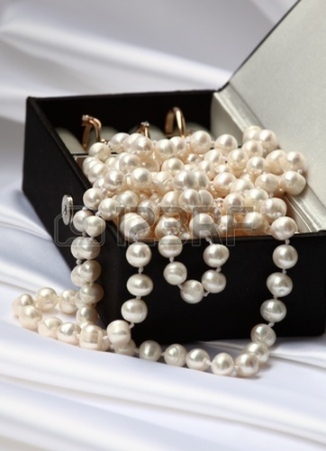 PEARLS – How to Tell a Real Pearl from a Fake - Dover Jewelry Blog