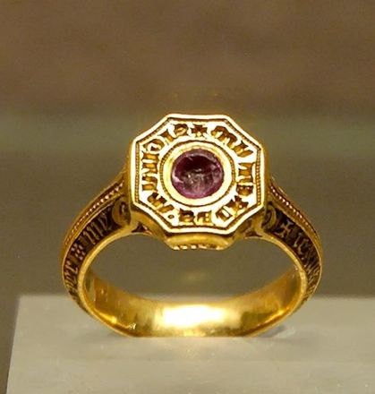 Reading and Displaying Monograms on Byzantine Signet Rings