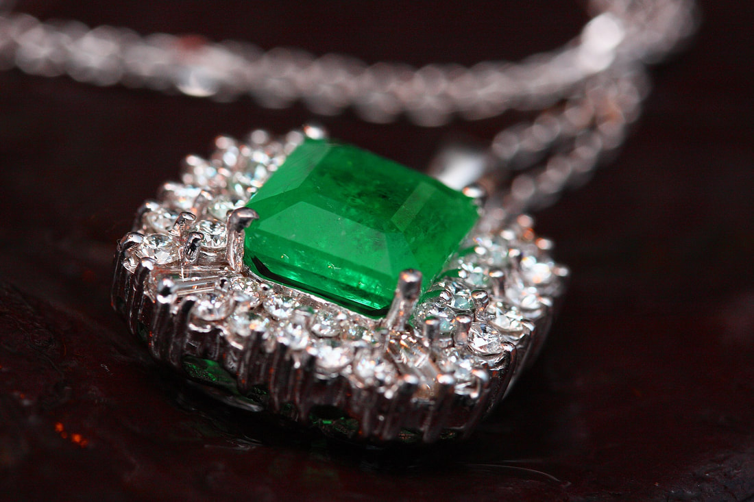 UNICEF Market  Sterling Silver and Pale Green Jade Link Bracelet - Maya  Treasure in Light Green